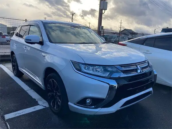 2017 Mitsubishi Outlander G Safty Package Carousel 10