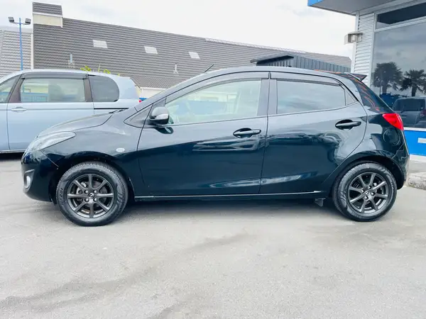 2013 Mazda Demio