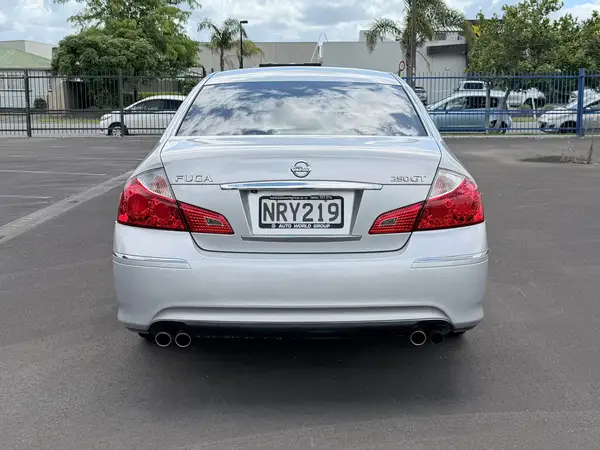 2008 Nissan Fuga 250GT Top Spec Carousel 3