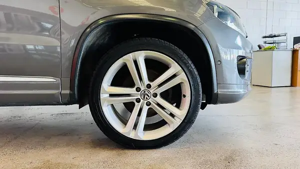 2015 Volkswagen Tiguan R Line .. NZ New ..Tow bar .. Carousel 9