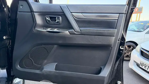 2017 Mitsubishi Pajero PAJERO SUBMODEL EXCEED 3.2D Carousel 2