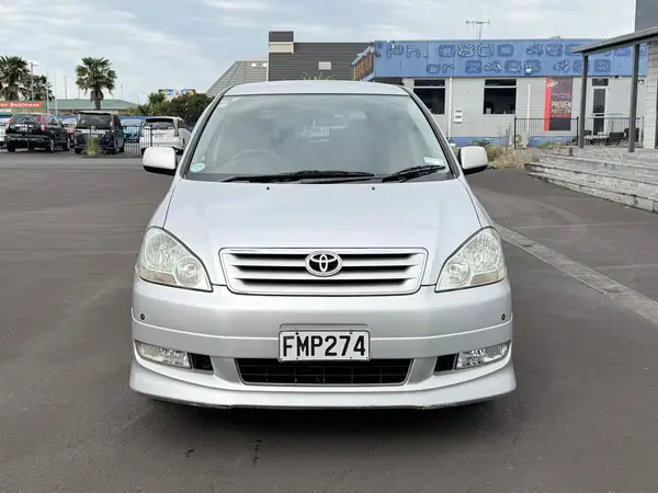 2002 Toyota Ipsum 240i 7Seater, 1Owner, Dark Interior, Low kms Carousel 1