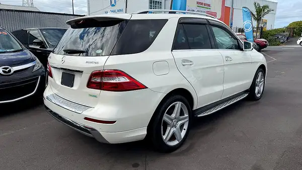 2014 Mercedes-benz Ml 350 4Matic AMG Sport Pack..Sunroof Carousel 6