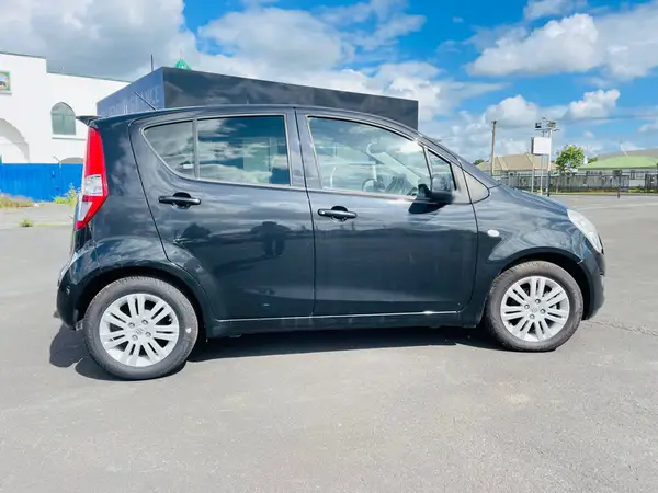 2013 Suzuki Splash LOW KMS Carousel 3