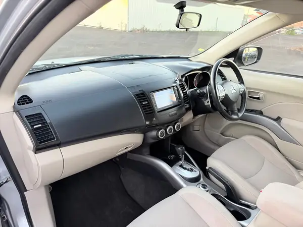 2008 Mitsubishi Outlander 4WD, V6 Executive, Great Family Car, 5 Seater Carousel 8
