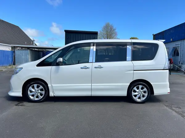 2012 Nissan Serena Carousel 7