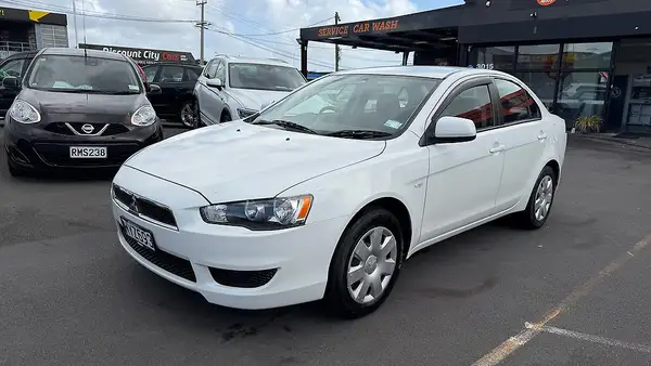 2008 Mitsubishi Galant 2 Keys Carousel 2