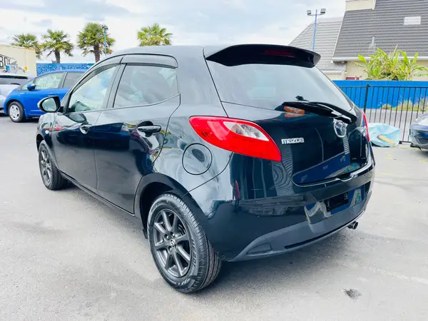 2013 Mazda Demio Carousel 10