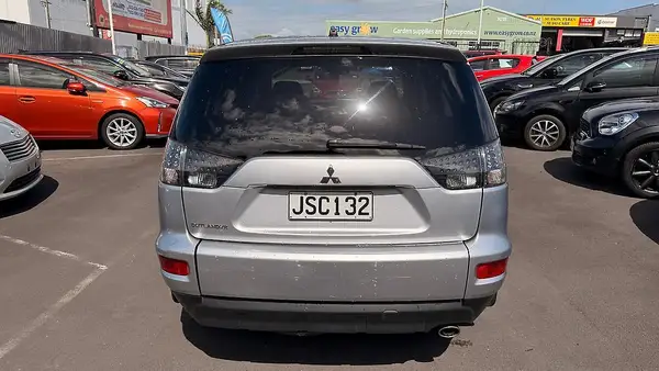 2009 Mitsubishi Outlander 7 Seater .. 0 Deposit Finance Carousel 4