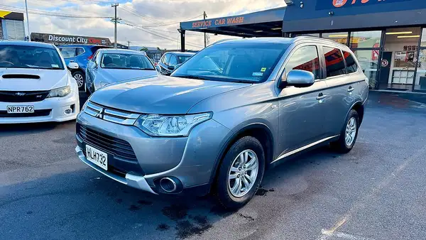 2014 Mitsubishi Outlander LS 2.0P Carousel 8