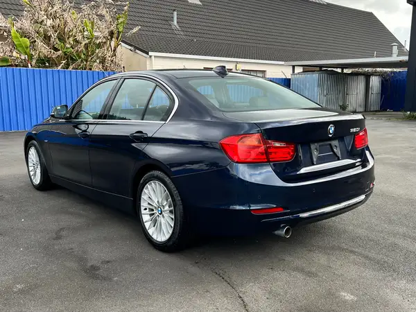 2014 Bmw 320i Luxury Line Carousel 6