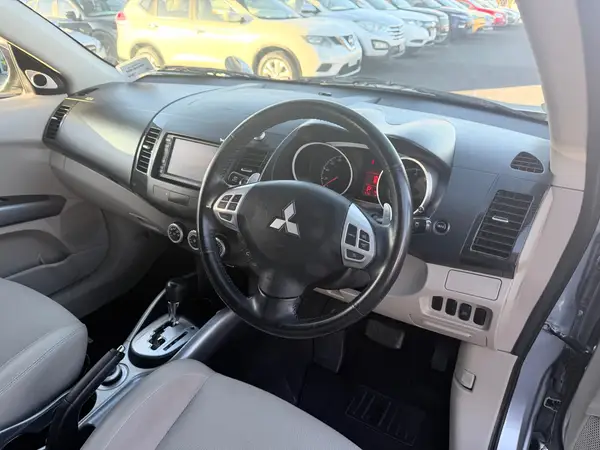 2008 Mitsubishi Outlander 4WD, V6 Executive, Great Family Car, 5 Seater Carousel 7