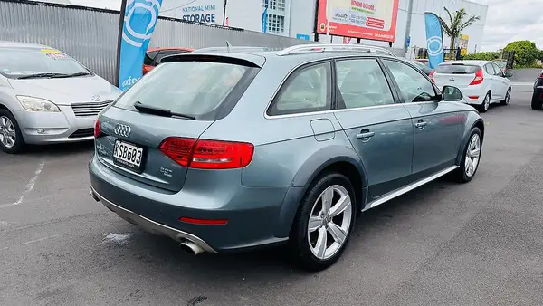 2010 Audi A4 2.0T .. AllRoad Carousel 5