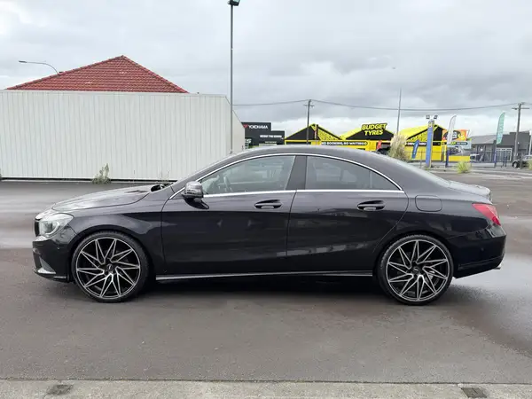 2013 Mercedes-benz Cla 180 Night Edition ~Distronic Cruise, 1year MBI free