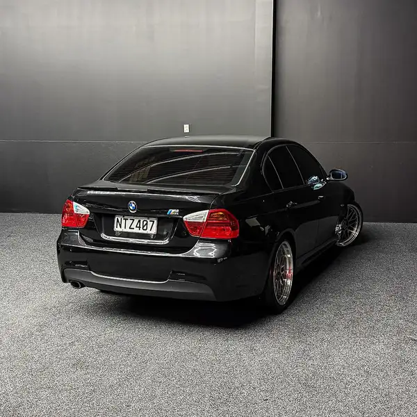 2009 Bmw 320i Carousel 4