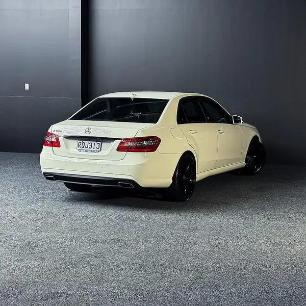 2010 Mercedes-benz E 550 Carousel 4