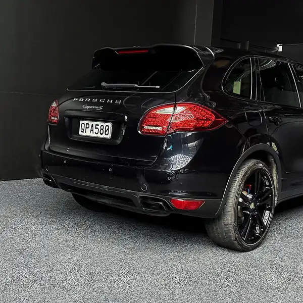 2010 Porsche Cayenne s Carousel 2
