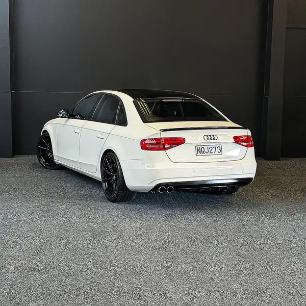 2012 AUDI A4 Carousel 5