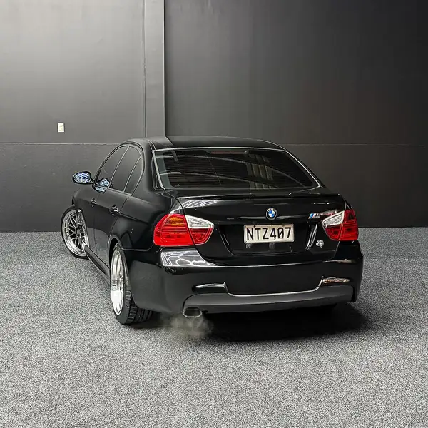 2009 Bmw 320i Carousel 5