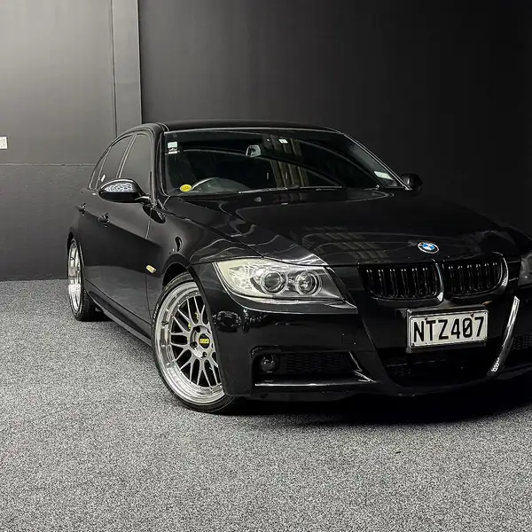 2009 Bmw 320i Carousel 9