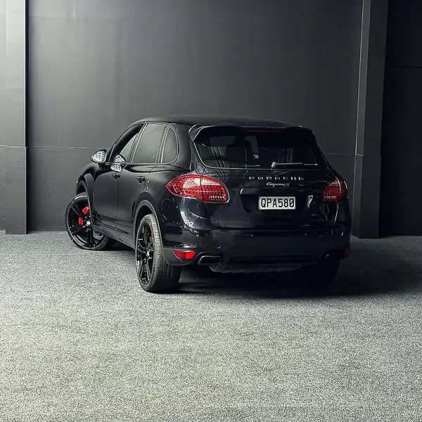2010 Porsche Cayenne s Carousel 5