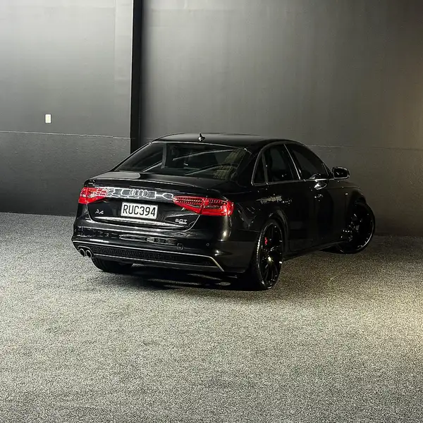 2014 AUDI A4 2.0T S-Line Carousel 5