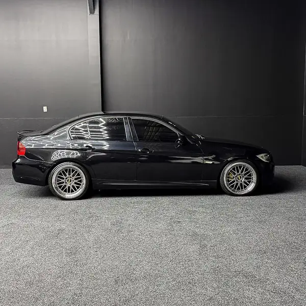 2009 Bmw 320i Carousel 3
