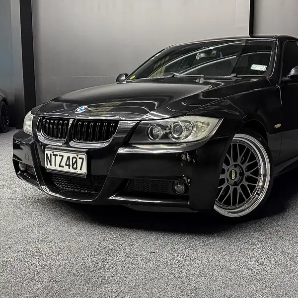 2009 Bmw 320i Carousel 6