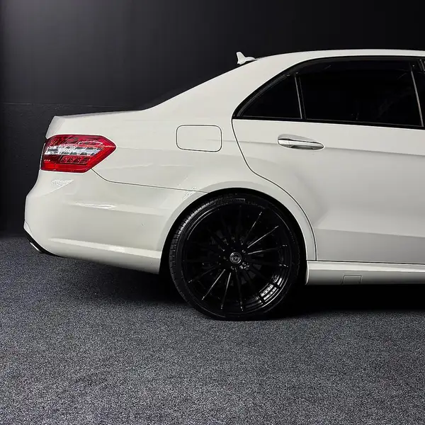 2010 Mercedes-benz E 550 Carousel 2