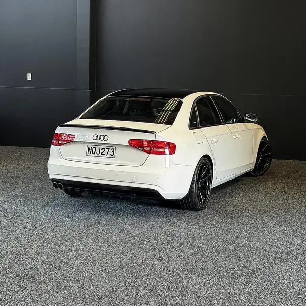 2012 AUDI A4 Carousel 4