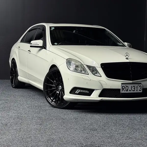 2010 Mercedes-benz E 550 Carousel 9