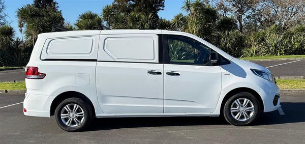 2023 LDV G10 CARGO VAN LOW KMS Carousel 8