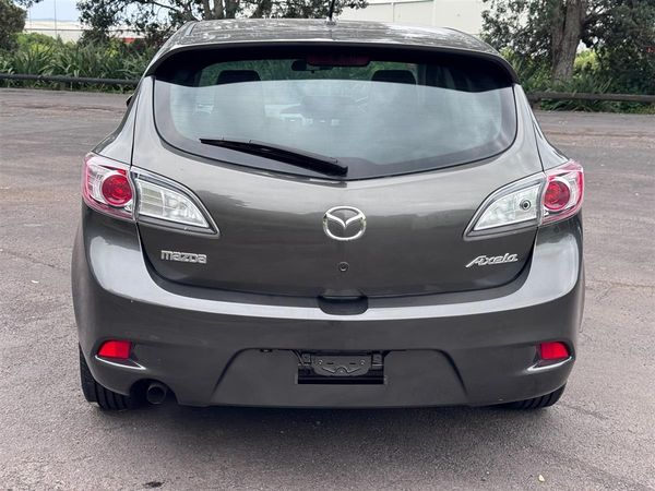 2012 Mazda Axela Super Low Kms/ Dark Interior Carousel 5