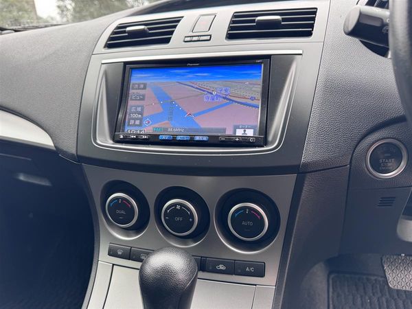 2012 Mazda Axela Super Low Kms/ Dark Interior Carousel 11