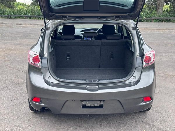 2012 Mazda Axela Super Low Kms/ Dark Interior Carousel 6
