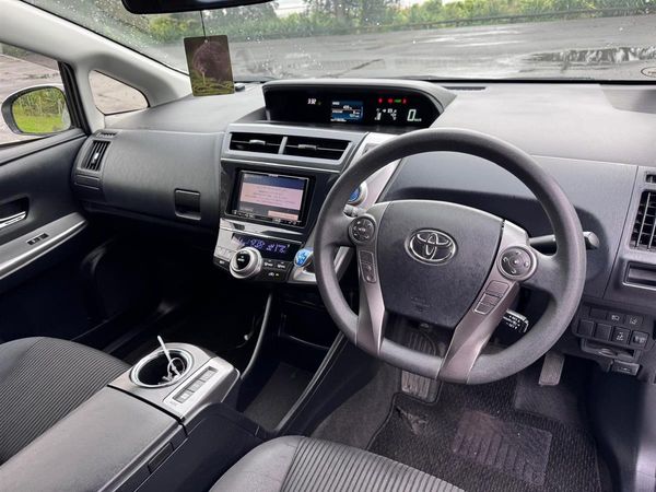 2019 Toyota Prius Alpha 5 Seater ! Radar Cruise ! Rev. Camera ! Carousel 13