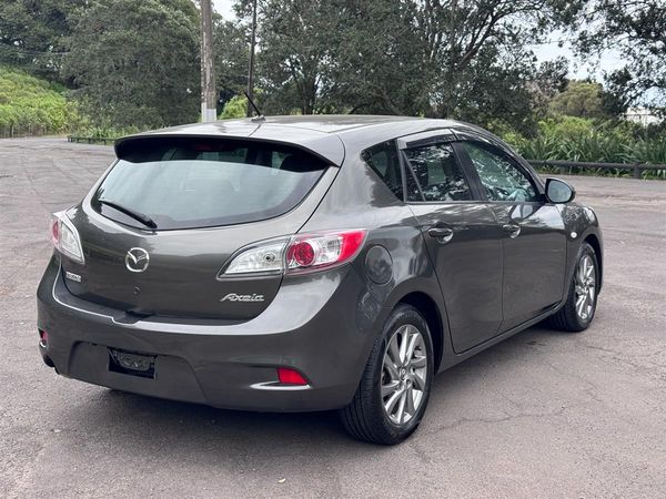 2012 Mazda Axela Super Low Kms/ Dark Interior Carousel 7