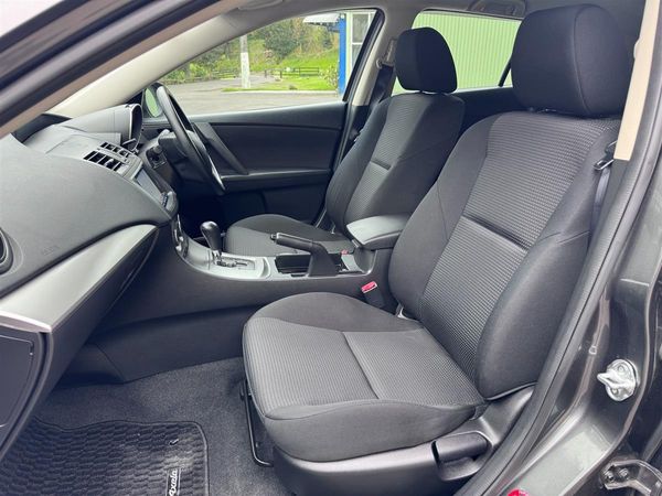 2012 Mazda Axela Super Low Kms/ Dark Interior Carousel 15