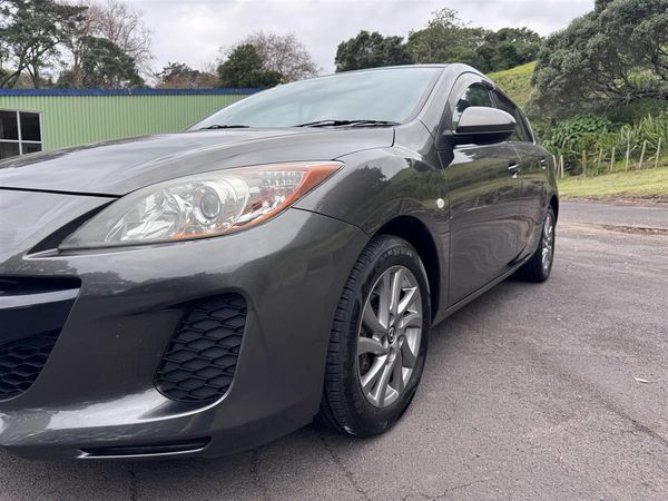 2012 Mazda Axela Super Low Kms/ Dark Interior Carousel 18