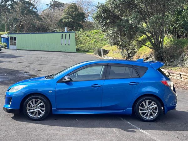 2013 Mazda Axela 15S SPORT Hatchback ! Low Kms ! Mags ! Carousel 4