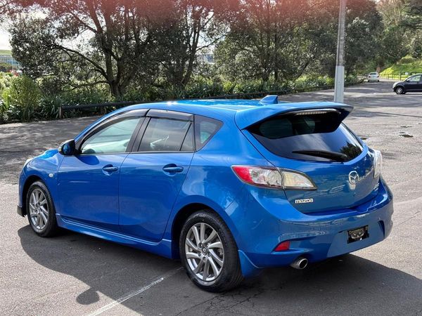 2013 Mazda Axela 15S SPORT Hatchback ! Low Kms ! Mags ! Carousel 5