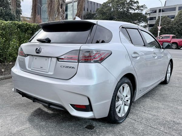 2014 Lexus CT 200h Version C | Hybrid | 99k Carousel 15