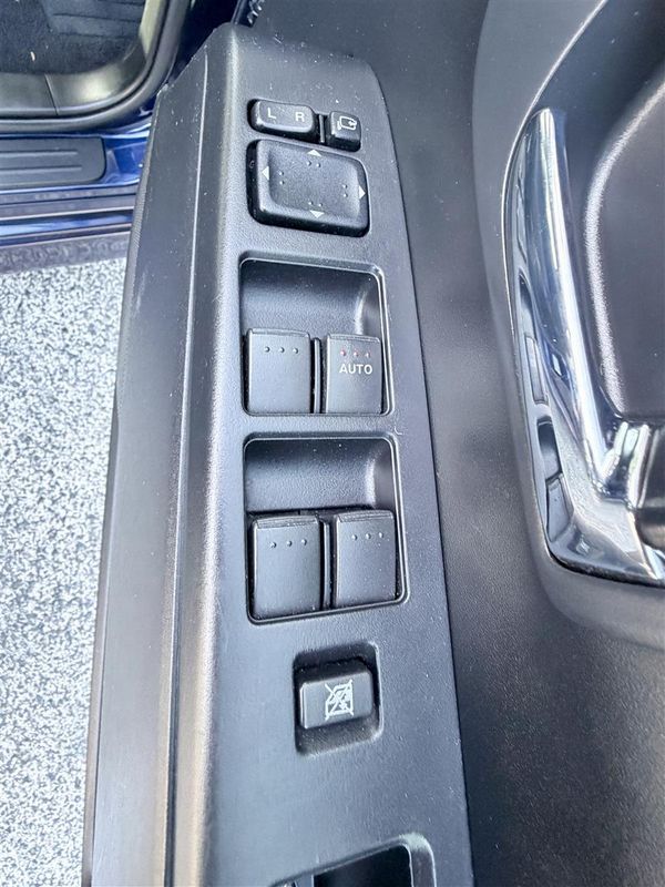 2011 Mazda Premacy | 2.0L Auto Wagon Carousel 25