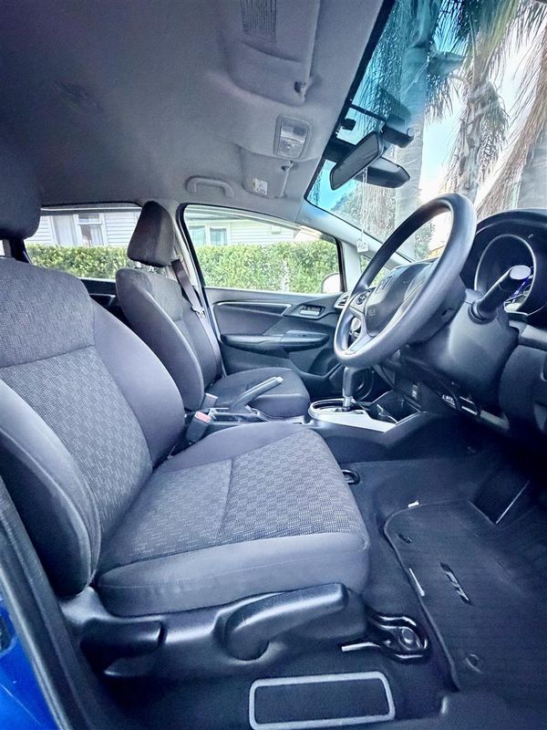 2014 Honda Fit 71k KM | Auto Hatch Carousel 9