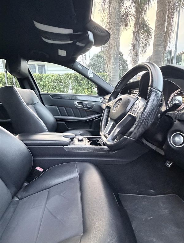 2013 Mercedes-Benz E 250 Avantgarde | 76k KM | Luxury Carousel 9