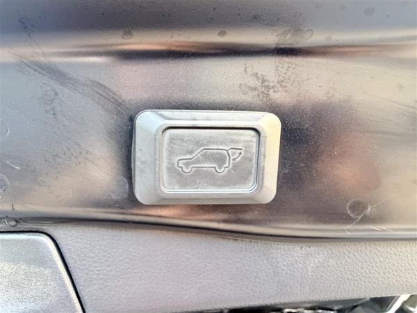 2021 Toyota RAV4 Hybrid Limited | Top of the Range | NZ Favourite Carousel 15