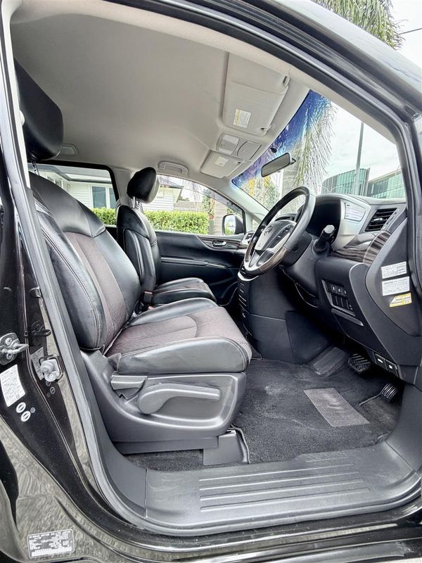 2016 Nissan Elgrand 7 Seater | Luxury Van Carousel 17