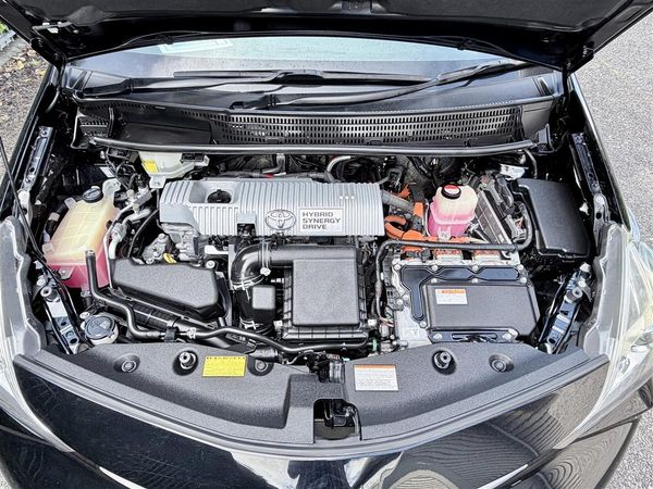 2015 Toyota Prius Alpha Hybrid 7-Seater Modellista Carousel 16