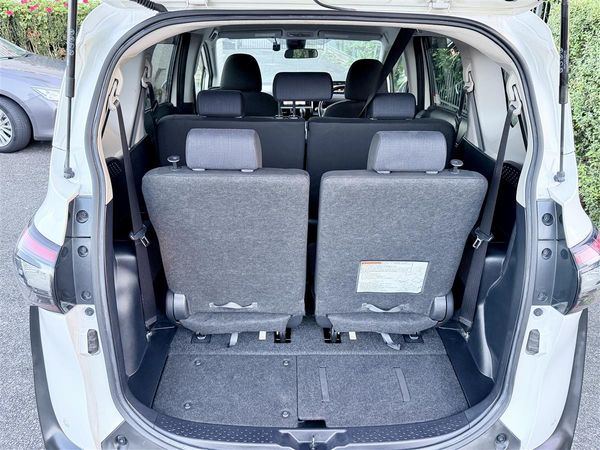 2015 Toyota Sienta Hybrid G | 7 Seater | Pearl Carousel 8