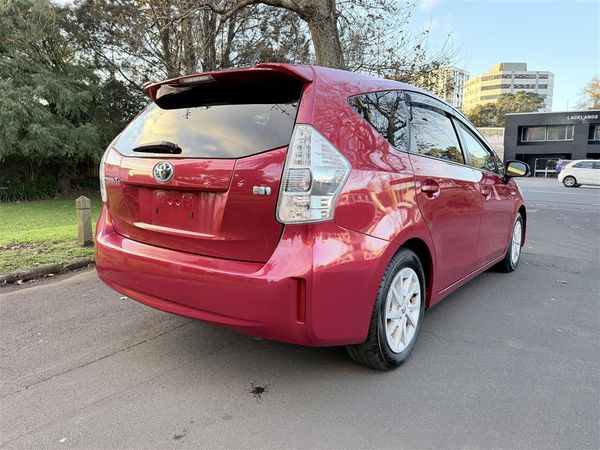 2013 Toyota Prius Alpha G | 7 Seater | Cruise Control Carousel 4